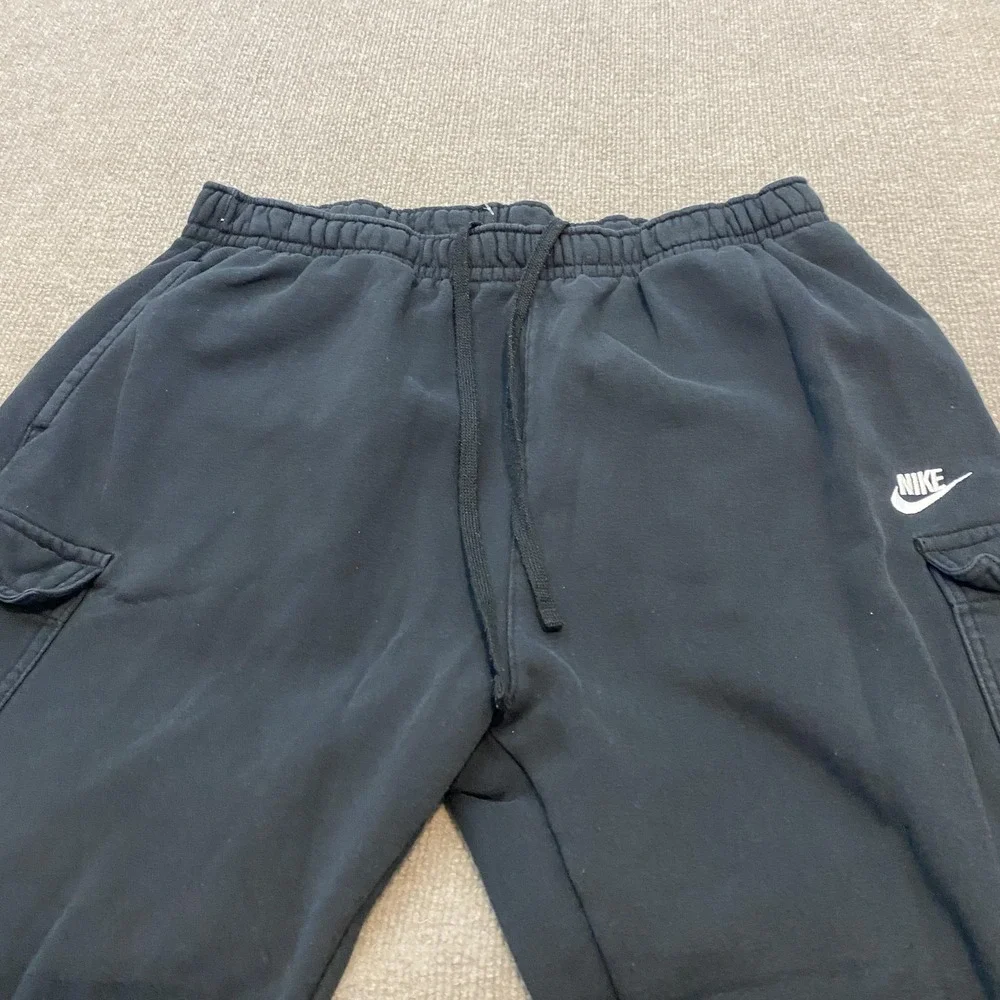 Nike Sweatpants Mens 2XL Black Fleece Cargo Joggers Elastic Waist CD3129-010